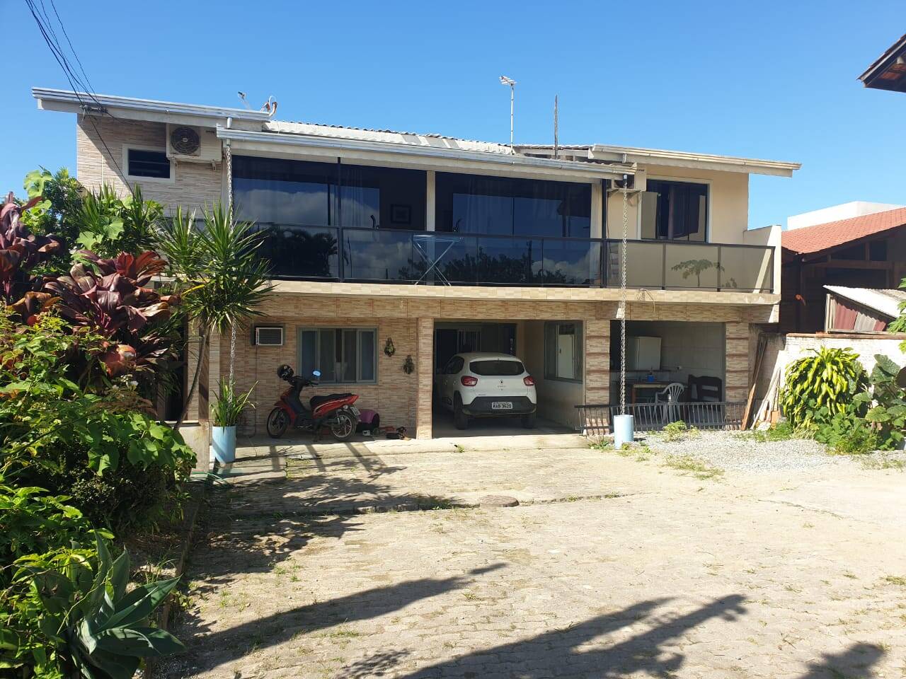 Casa, 5 quartos, 240 m² - Foto 1