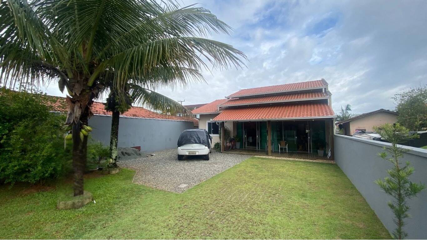 Casa, 3 quartos, 216 m² - Foto 1