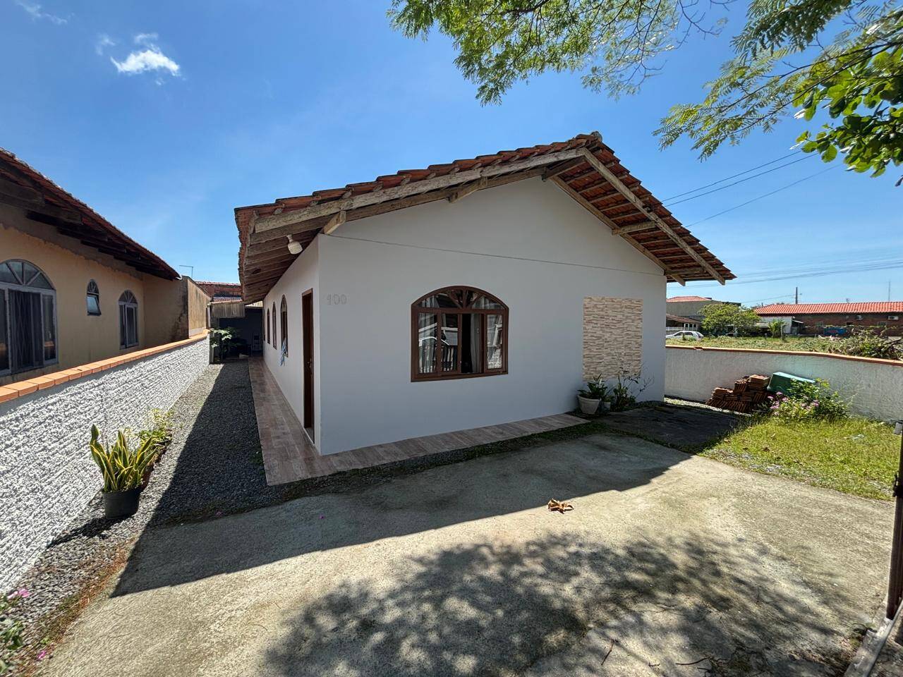 Casa, 5 quartos, 98 m² - Foto 1