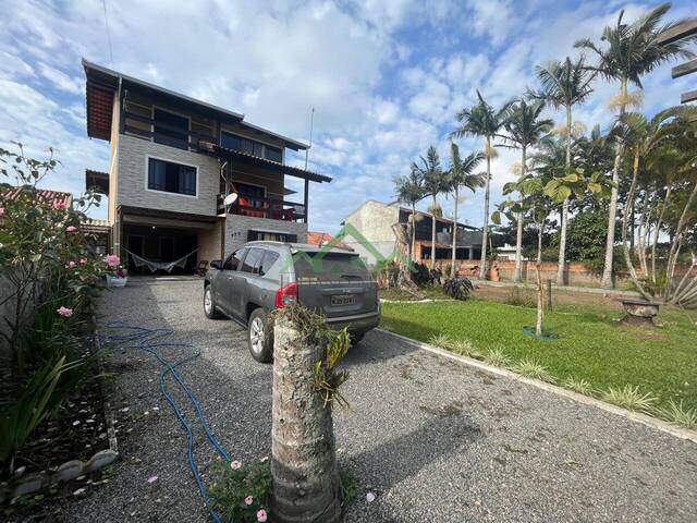 Sobrado para Venda em Balneário Barra do Sul - 2