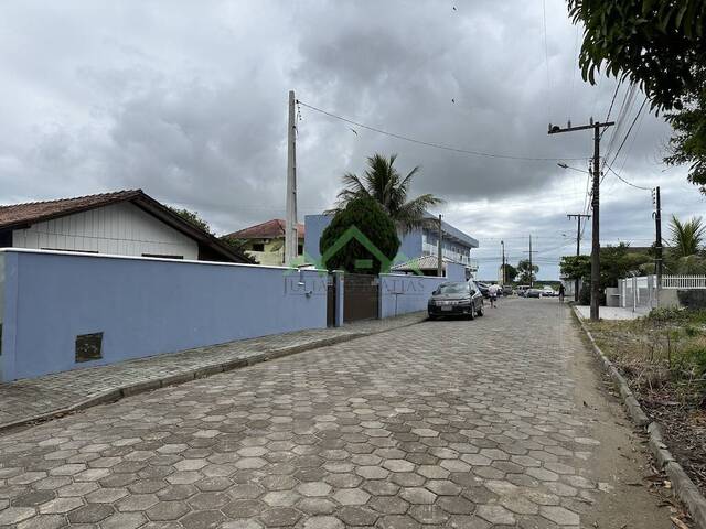 Casa para Venda em Balneário Barra do Sul - 2