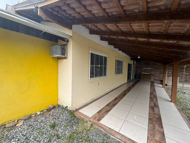 Casa para Venda em Balneário Barra do Sul - 2