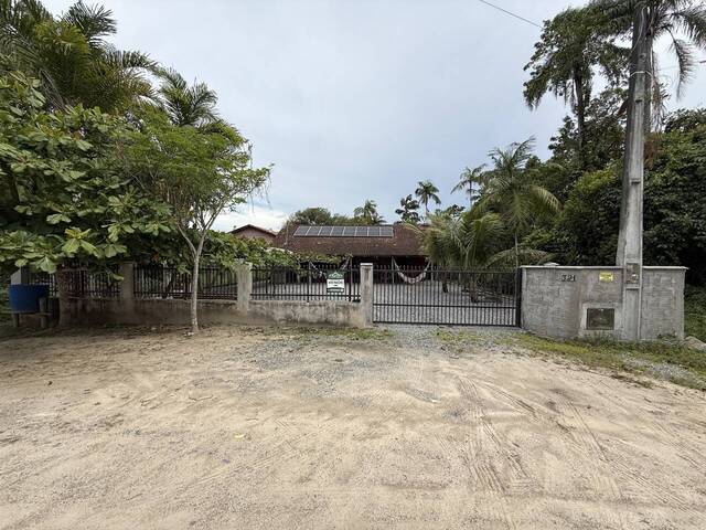 #2951 - Casa para Venda em Balneário Barra do Sul - SC