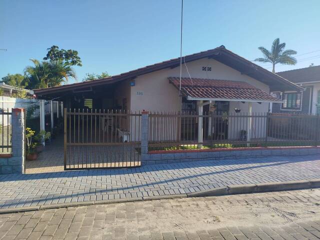 Venda em Pinheiros - Balneário Barra do Sul